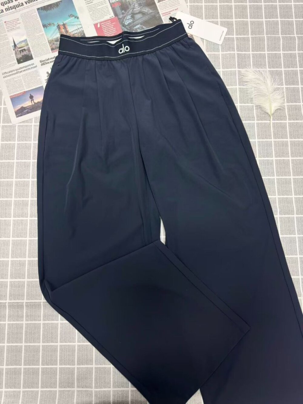 Never Worn Navy ALO Yoga Suit Up Trouser (Regular 30" Inseam)🎉 - Picture 2 of 9